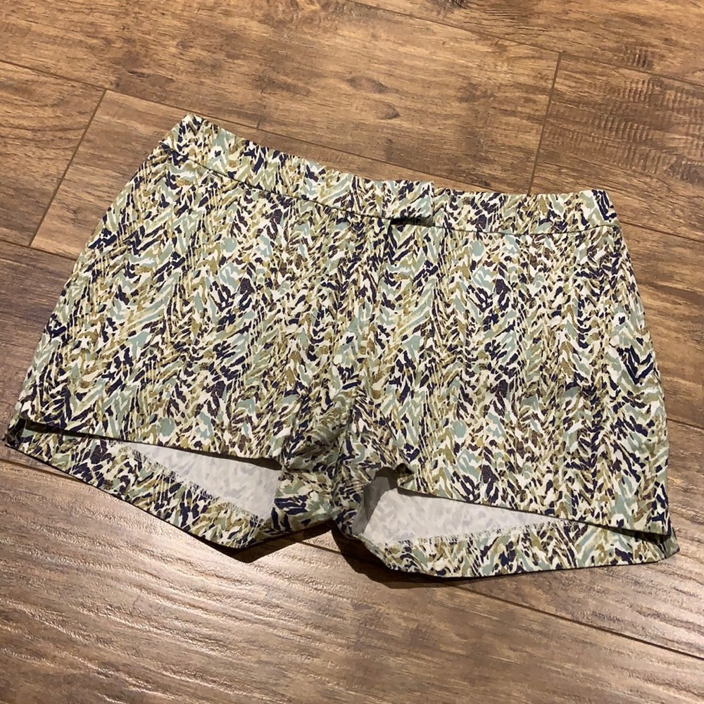H&M patterned semi casual patterned shorts